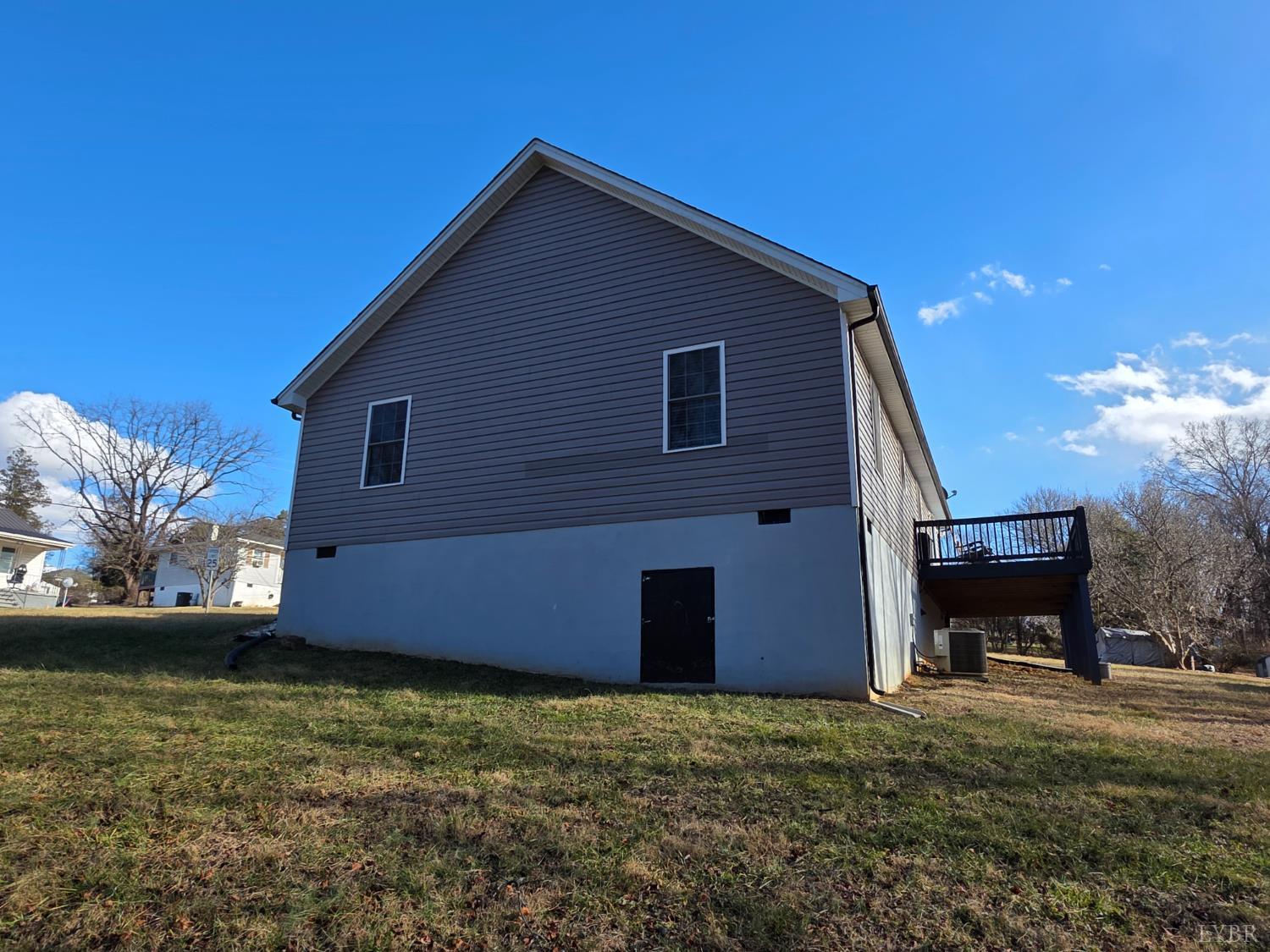 424 Patrick Street Lynchburg, VA 24501 - Photo 29 of 30 a house that has a big yard with wooden fence