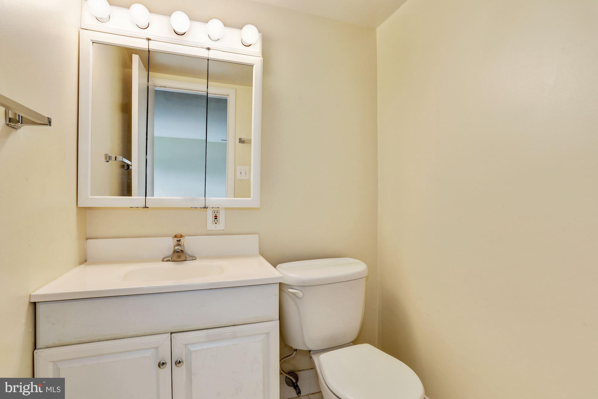 8302 Tobin Road, Unit 23 Annandale, VA 22003 - Photo 22 of 30 Bath