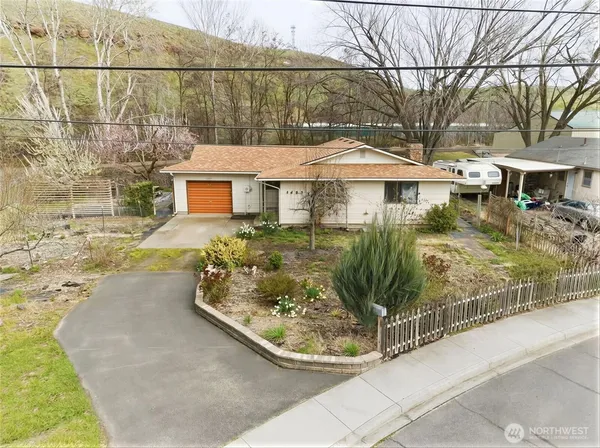 $325,000 | 1427 Wilkenson Street, Milton Freewater, OR 97862
