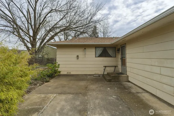 a side view of a house