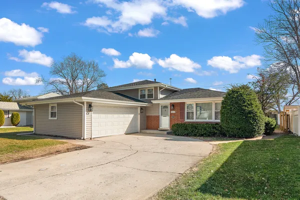 $3,500 | 9313 West 147th Street, Orland Park, IL 60462