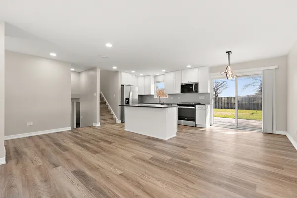 $3,500 | 9313 West 147th Street, Orland Park, IL 60462