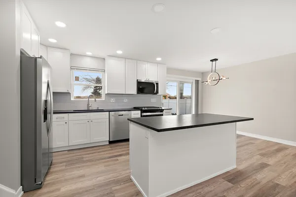$3,500 | 9313 West 147th Street, Orland Park, IL 60462