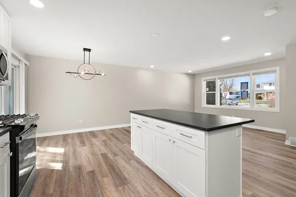 $3,500 | 9313 West 147th Street, Orland Park, IL 60462