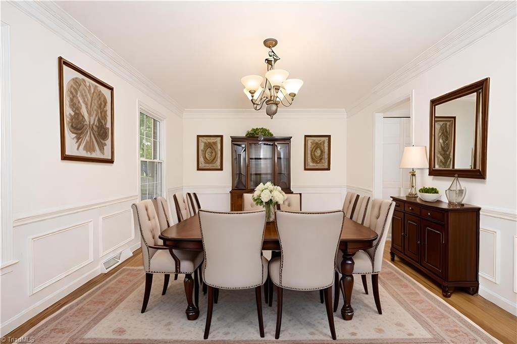 7708 Holly Field Road Clemmons, NC 27012 - Photo 5 of 50 Virtually staged dining room