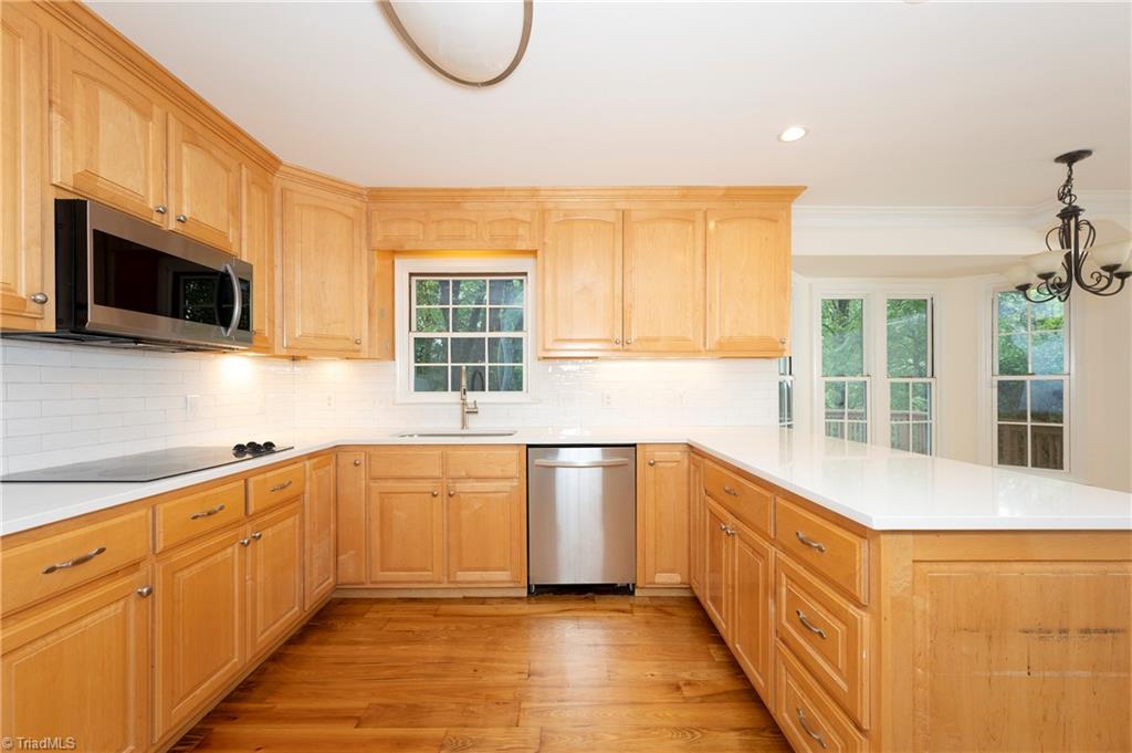 7708 Holly Field Road Clemmons, NC 27012 - Photo 9 of 50 Kitchen