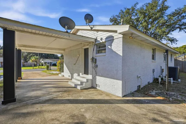 $279,000 | 3254 West Avenue, Gulf Breeze, FL 32563