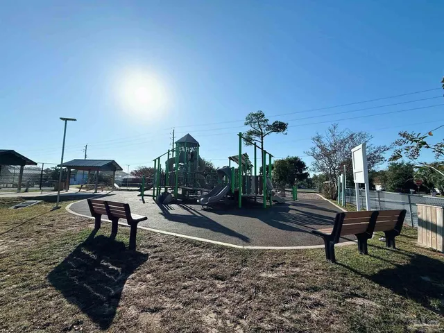 $279,000 | 3254 West Avenue, Gulf Breeze, FL 32563