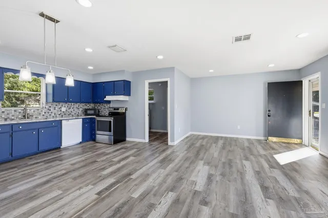 $279,000 | 3254 West Avenue, Gulf Breeze, FL 32563