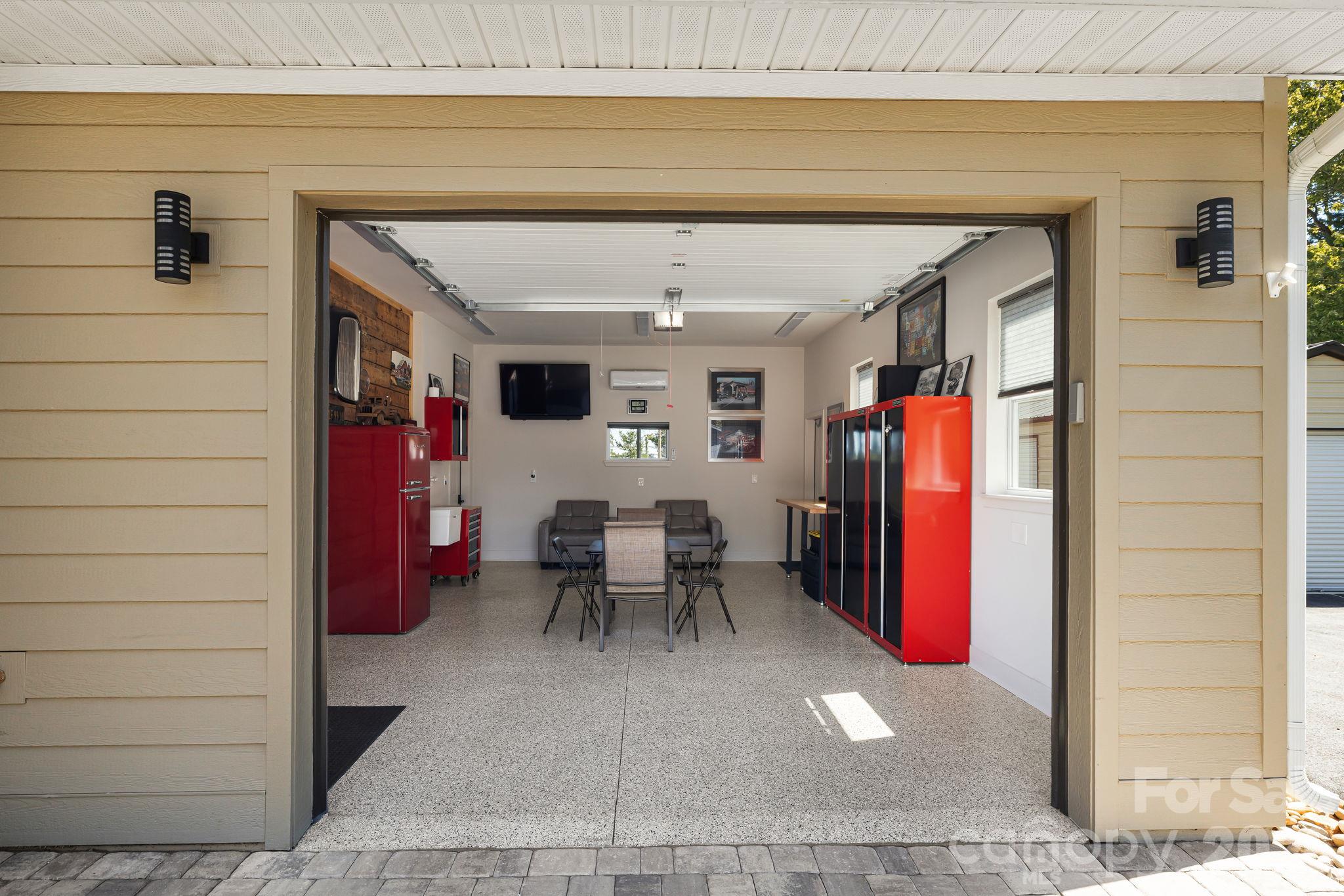 607 Kanuga Road Hendersonville, NC 28739 - Photo 39 of 48 Gallery Image 39