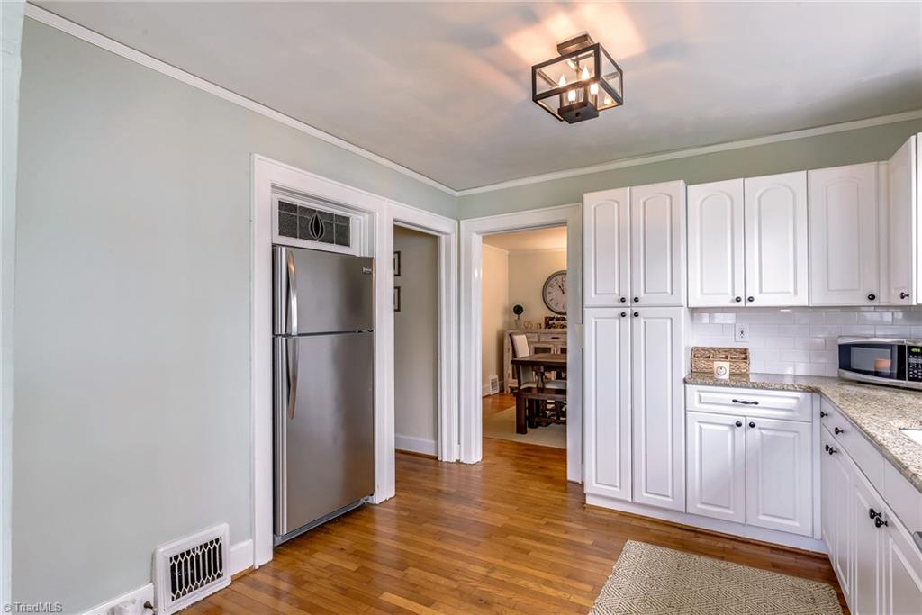 1201 South Hawthorne Road Winston-Salem, NC 27103 - Photo 5 of 18