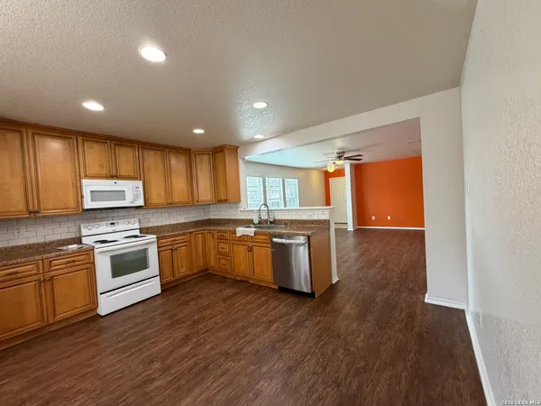 $1,850 | 11102 Anarbor Field, San Antonio, TX 78254