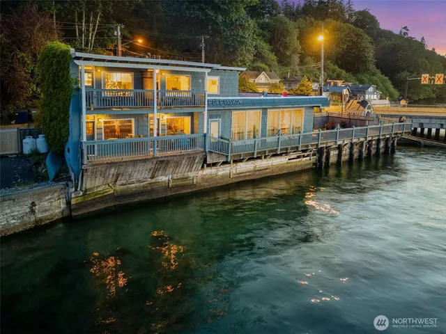 $1,600,000 | 10824 Vashon Highway Southwest, Vashon, WA 98070