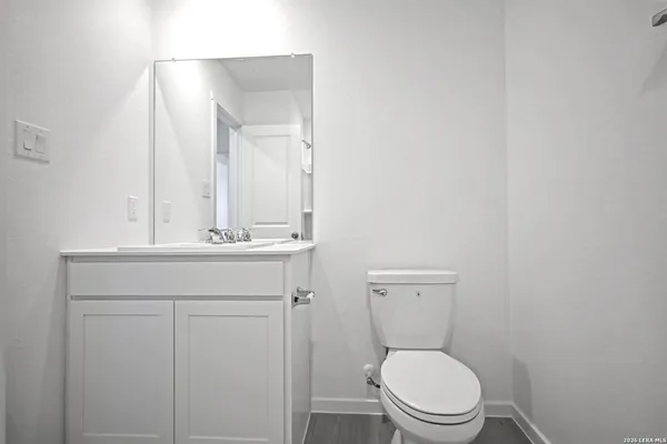 a view of empty room with window