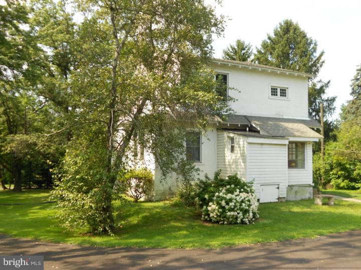 1263 Folly Road Warrington, PA 18976 - Photo 4 of 22 Exterior Back