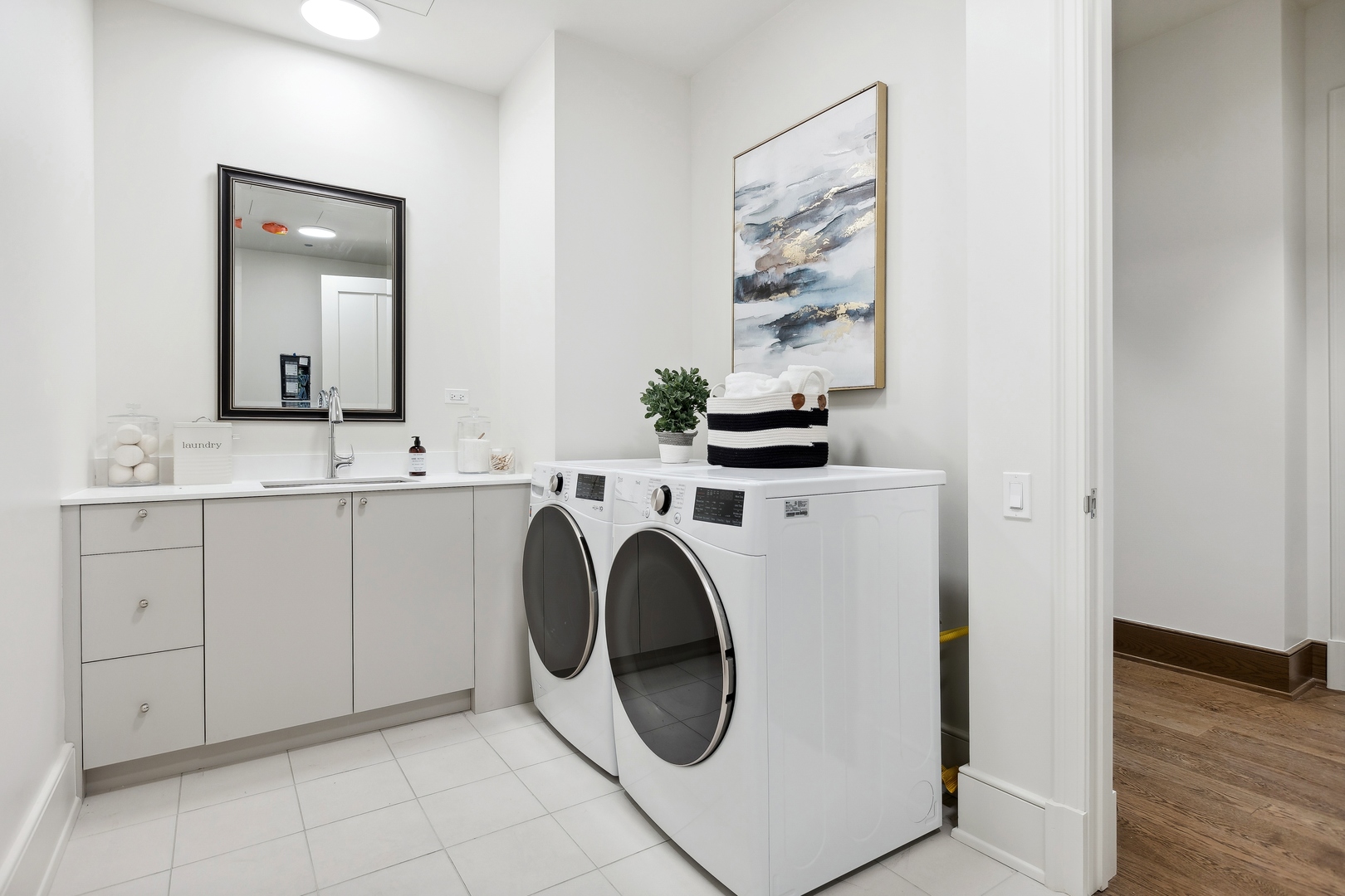 21 North May Street, Unit 601 Chicago, IL 60607 - Photo 57 of 64 Gallery Image 57