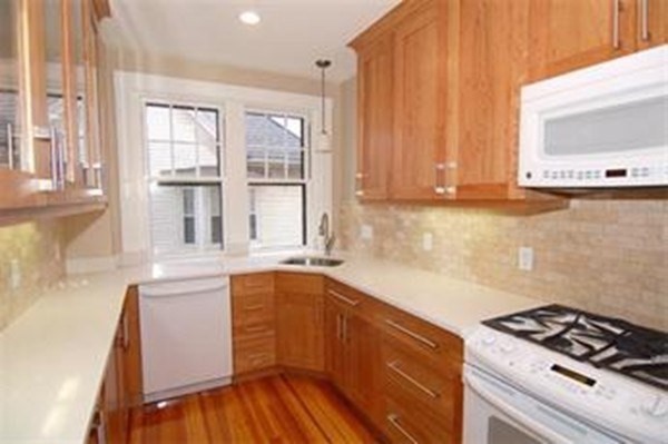 3 Newport Road, Unit 4 Cambridge, MA 02140 - Photo 2 of 10