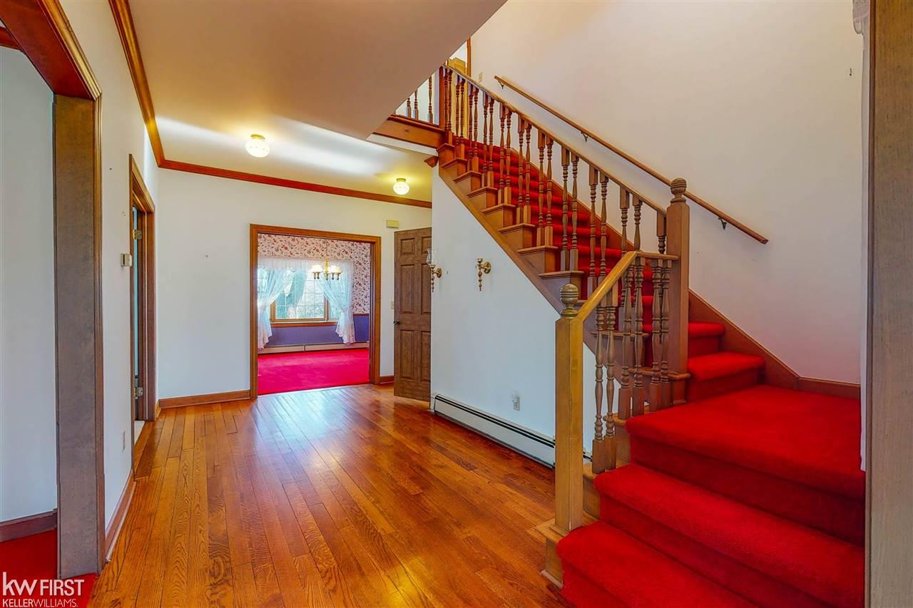 13433 Fenton Road Fenton, MI 48430 - Photo 9 of 74 50062820-8.JPG