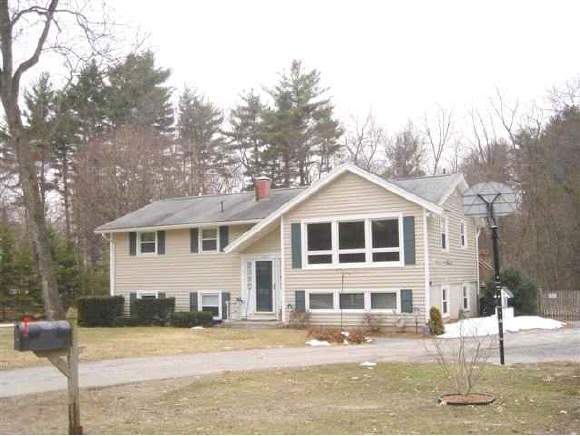 186 Searles Road Nashua, NH 03062 - Photo 1 of 9