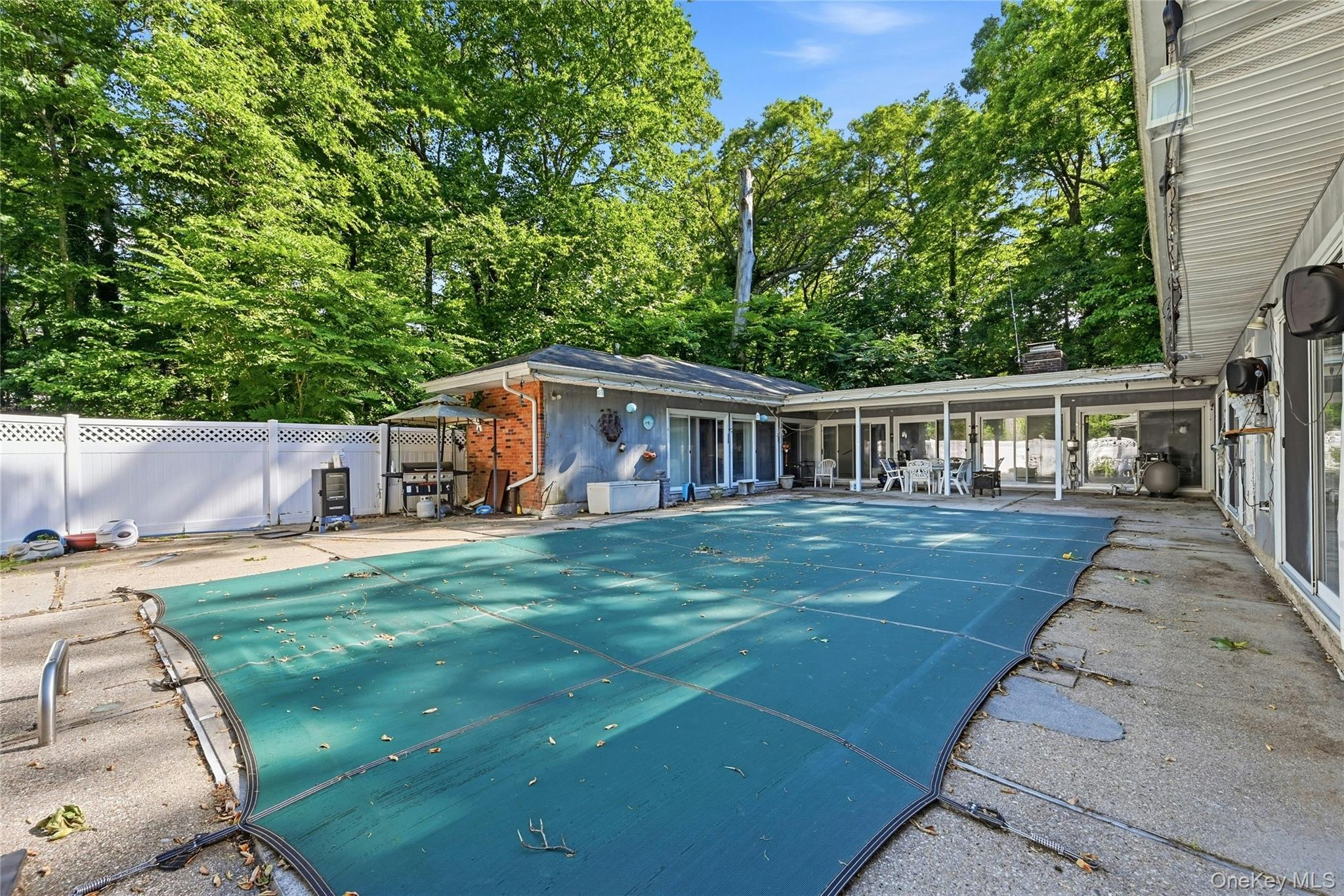 12 Tall Tree Court Cold Spring Harbor, NY 11724 - Photo 16 of 17