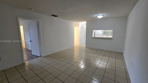 $2,000 | 13950 Northeast 4th Avenue, Unit AA, Miami, FL 33161