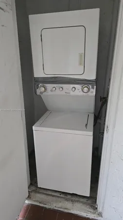 $2,000 | 13950 Northeast 4th Avenue, Unit AA, Miami, FL 33161