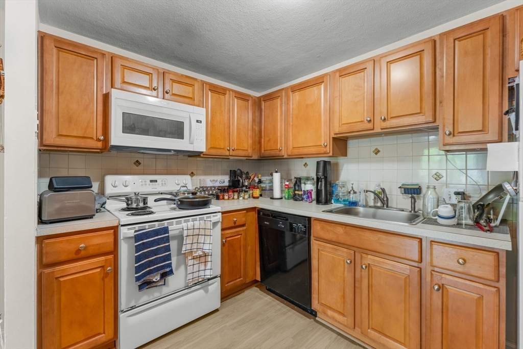 15 Davis Road, Unit B1 Acton, MA 01720 - Photo 13 of 29