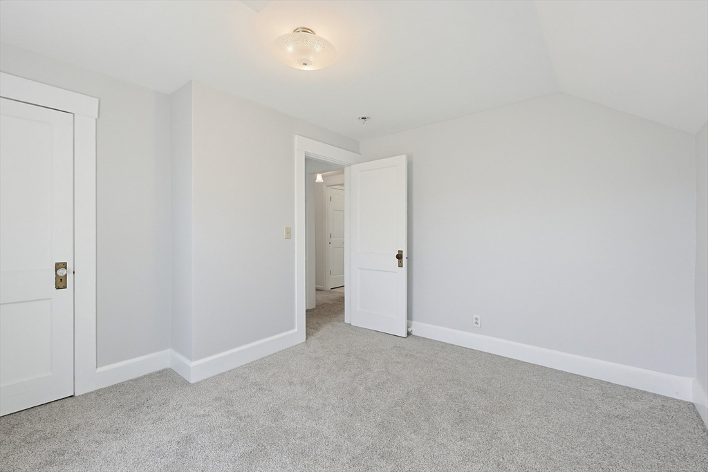 415 Pond Street Uxbridge, MA 01569 - Photo 20 of 33