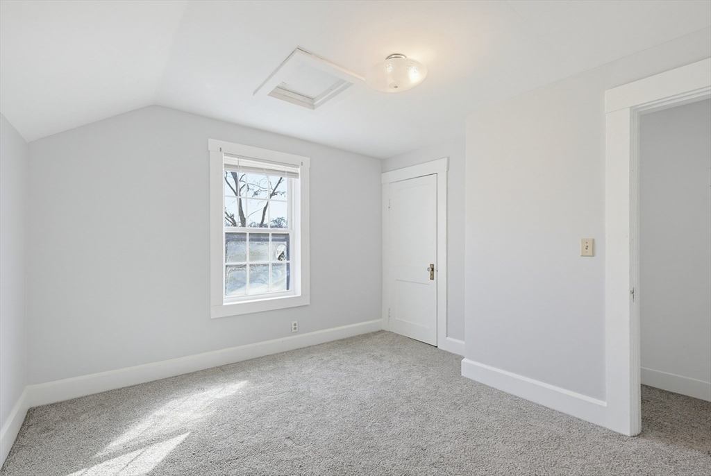 415 Pond Street Uxbridge, MA 01569 - Photo 21 of 33