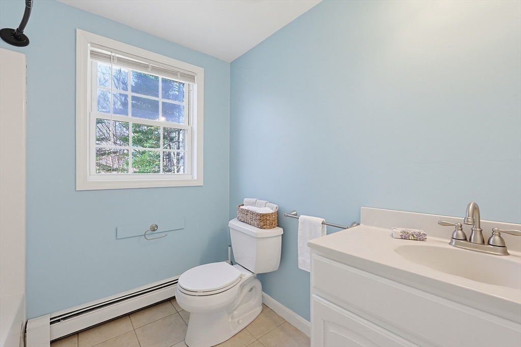 415 Pond Street Uxbridge, MA 01569 - Photo 24 of 33