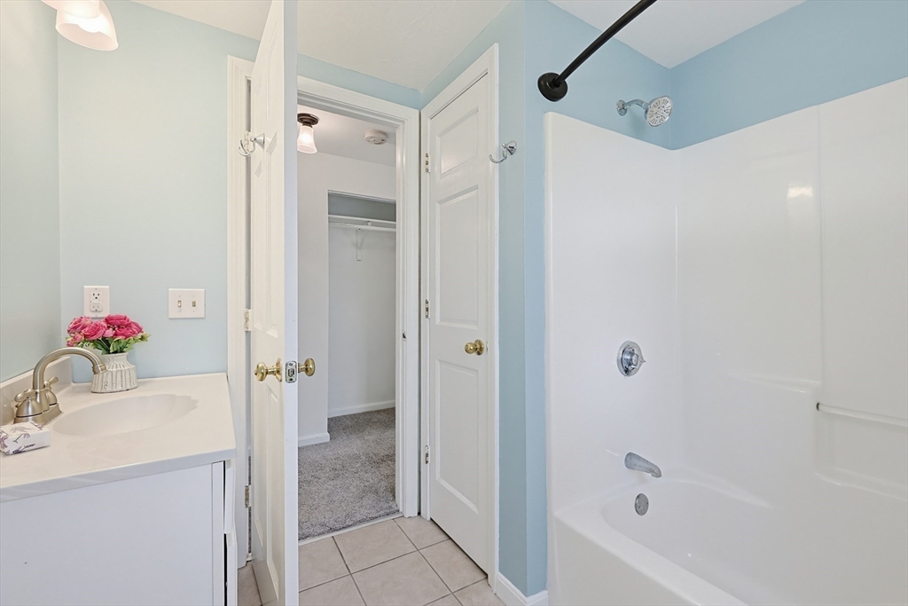 415 Pond Street Uxbridge, MA 01569 - Photo 25 of 33