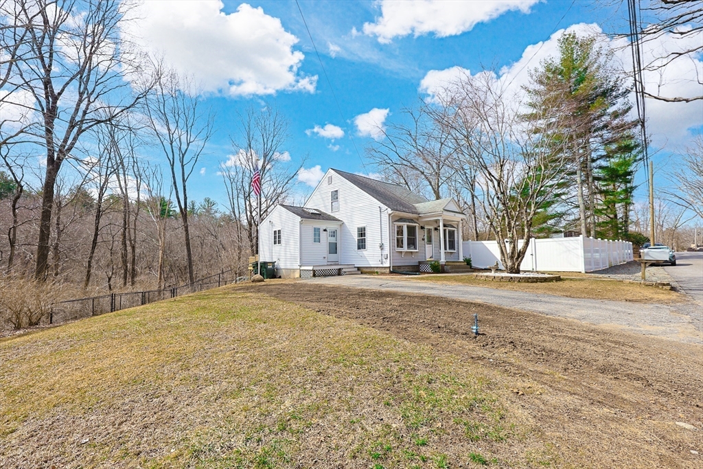 415 Pond Street Uxbridge, MA 01569 - Photo 32 of 33