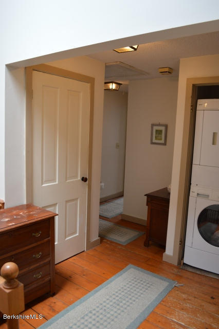 10 Waubeek Road Pittsfield, MA 01201 - Photo 13 of 22 Landing Upstairs