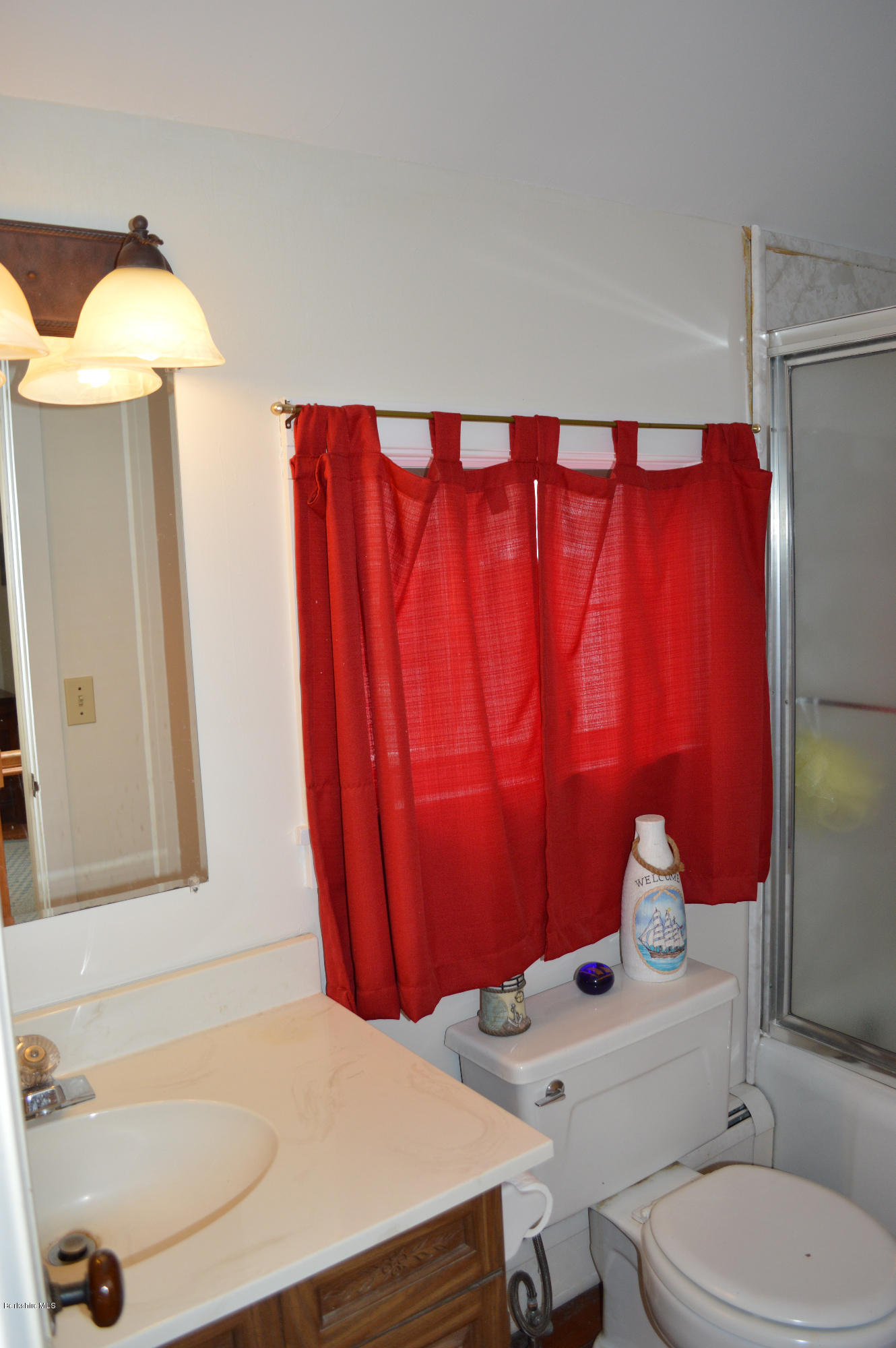 10 Waubeek Road Pittsfield, MA 01201 - Photo 18 of 22 Upstairs Full Bath