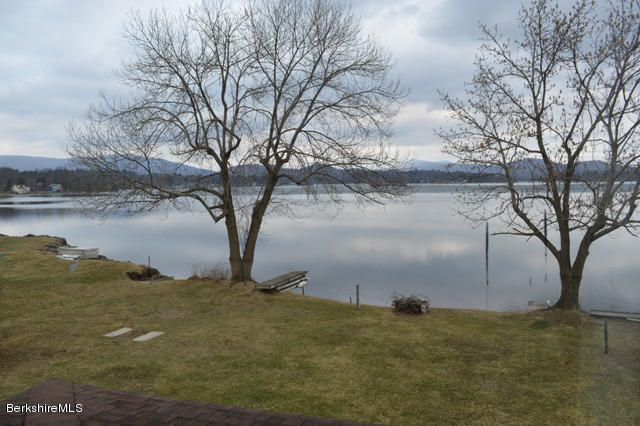 10 Waubeek Road Pittsfield, MA 01201 - Photo 3 of 22 Lake View