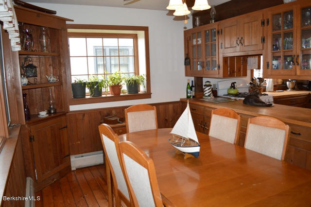 10 Waubeek Road Pittsfield, MA 01201 - Photo 6 of 22 Dining Room