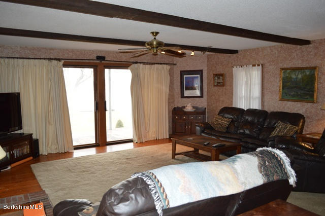 10 Waubeek Road Pittsfield, MA 01201 - Photo 9 of 22 Living Room