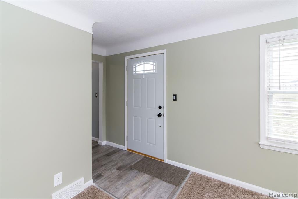 11064 Quirk Road Belleville, MI 48111 - Photo 5 of 49