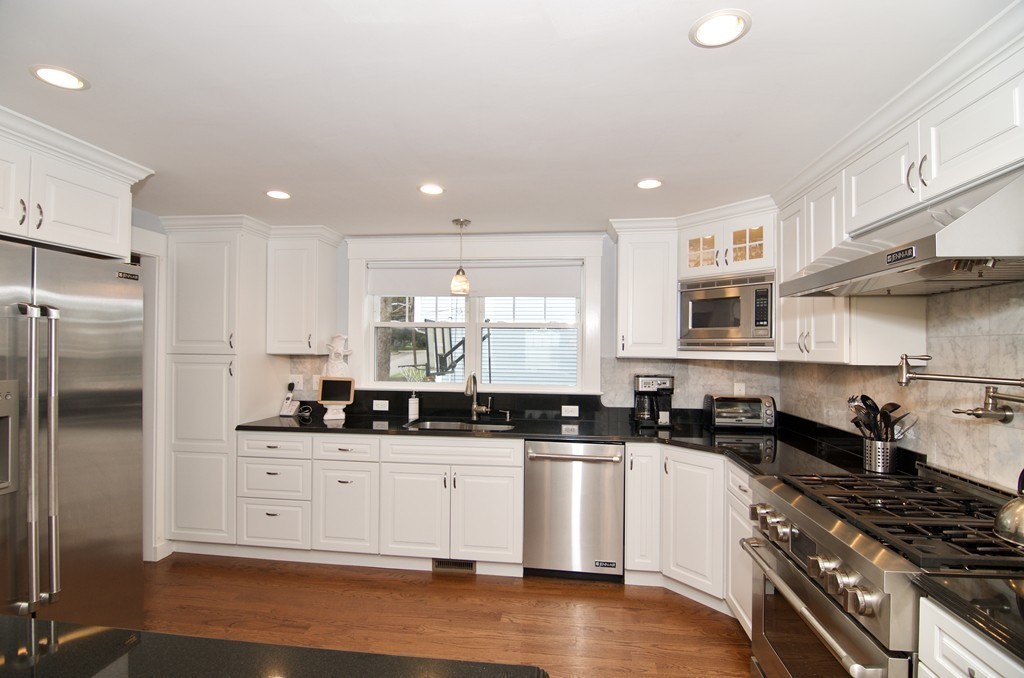 24 Wampatuck Road Braintree, MA 02184 - Photo 6 of 30 Gallery Image 6