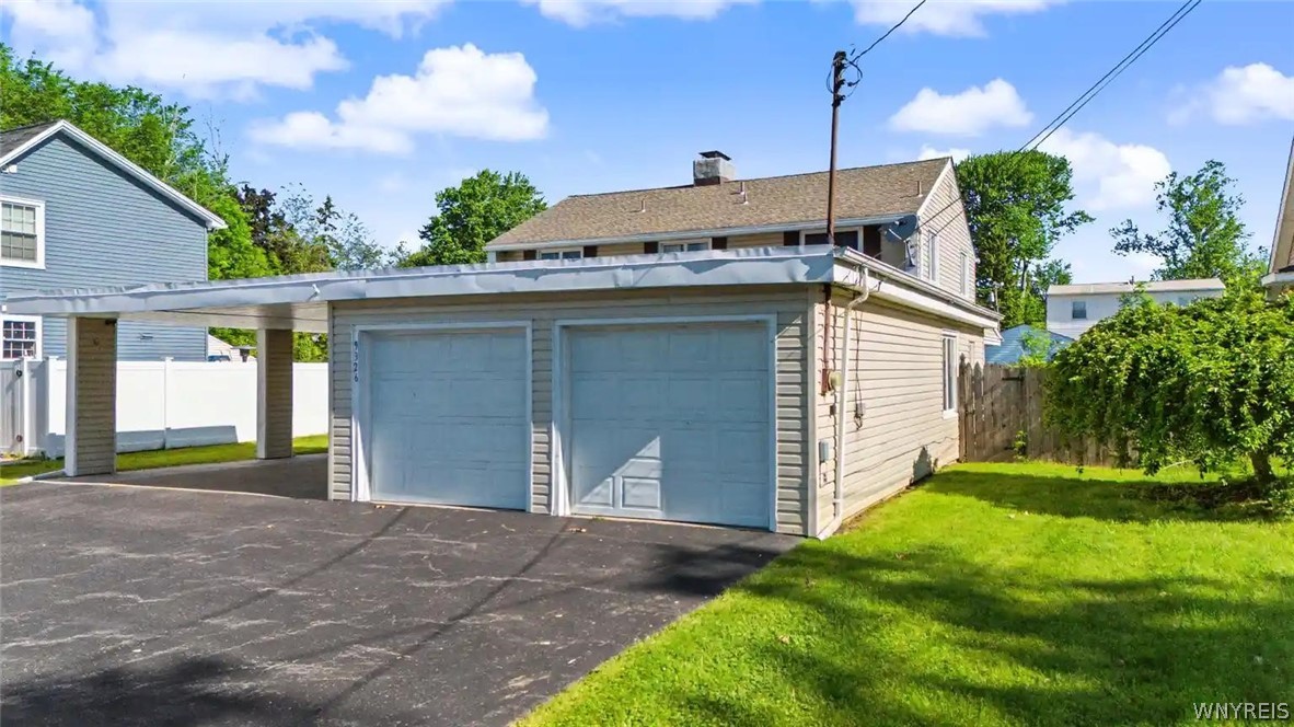 9326 Rivershore Drive Niagara Falls, NY 14304 - Photo 4 of 33