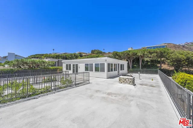 a view of a house with a outdoor space