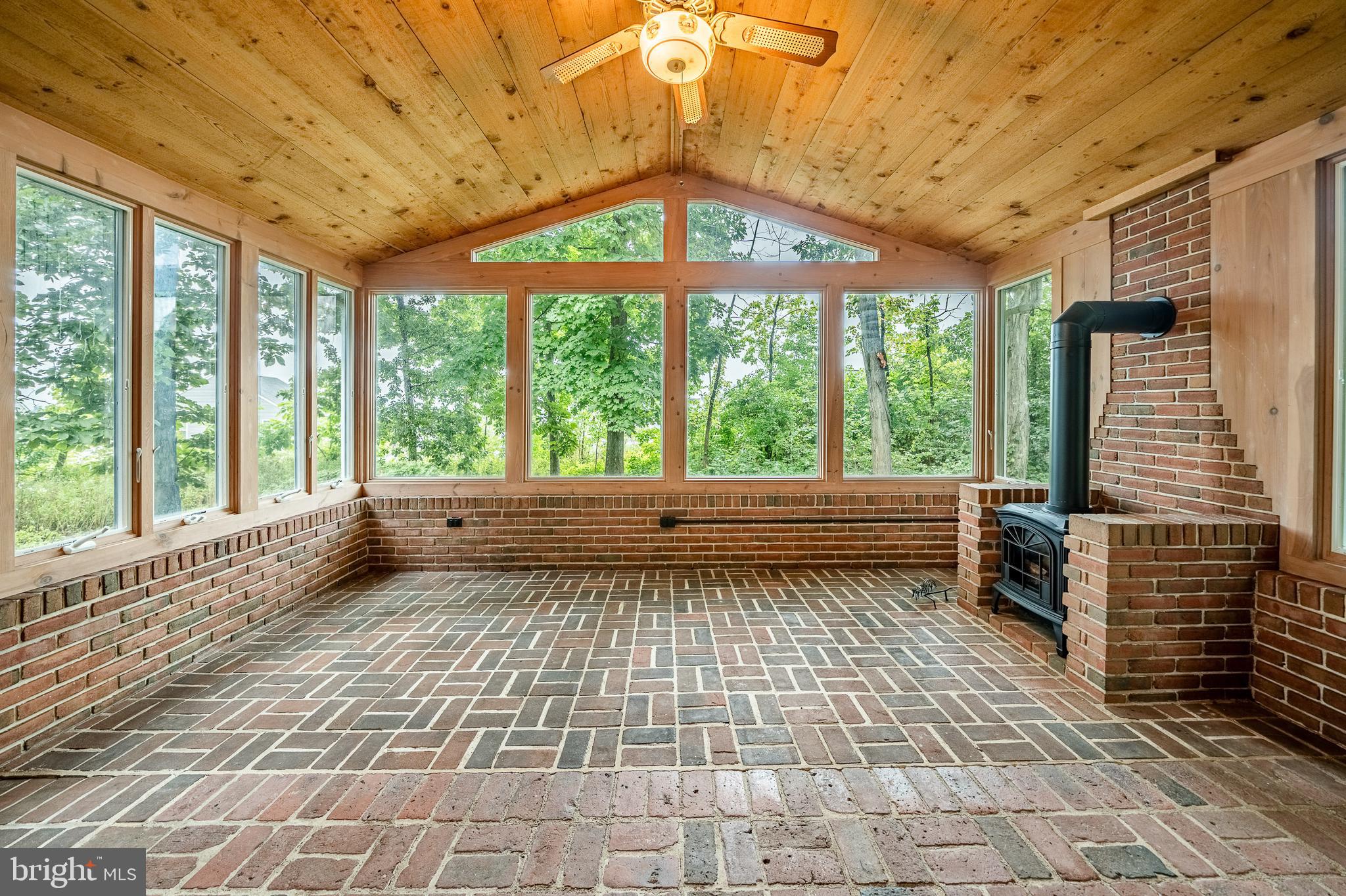 581 Mock Road Pottstown, PA 19464 - Photo 17 of 34 4 Season Sun Room