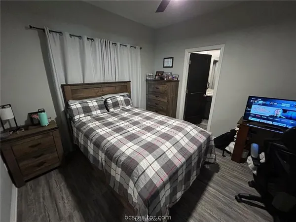 $900 | 700 Highlands Street, Unit B, College Station, TX 77840