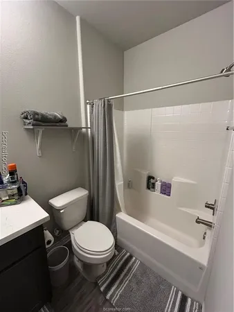 $900 | 700 Highlands Street, Unit B, College Station, TX 77840