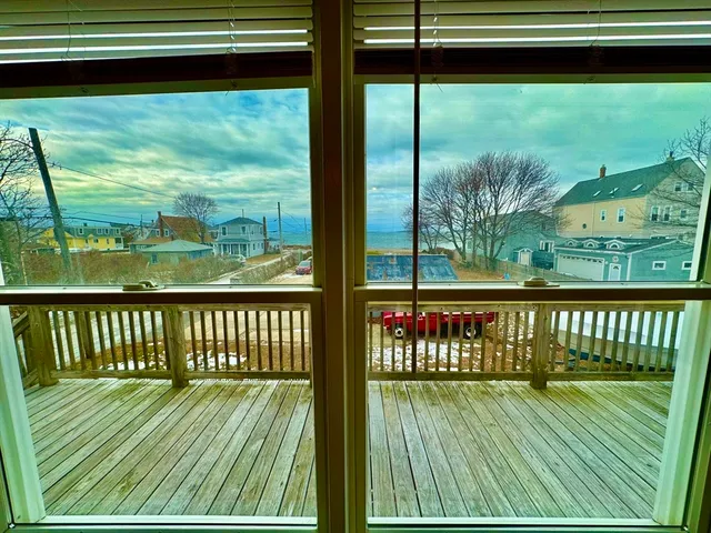 $3,000 | 7 J Street, Unit TOP, Hull, MA 02045