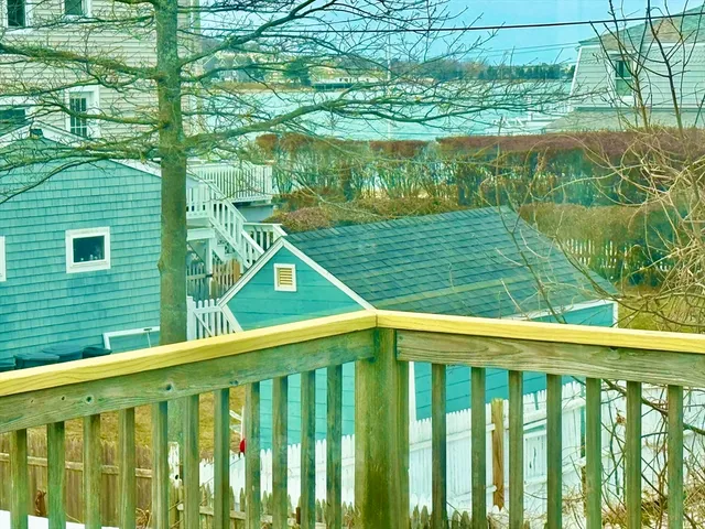 $3,000 | 7 J Street, Unit TOP, Hull, MA 02045