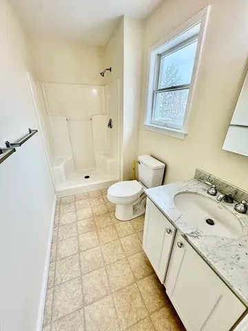 $3,000 | 7 J Street, Unit TOP, Hull, MA 02045