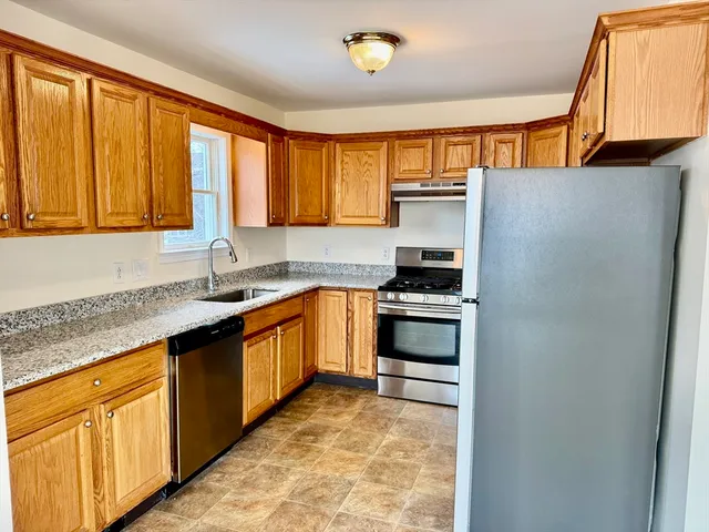 $3,000 | 7 J Street, Unit TOP, Hull, MA 02045