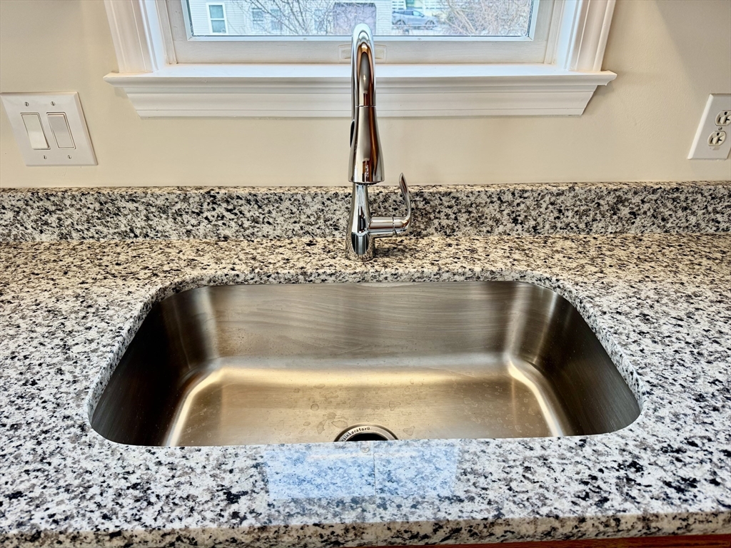 7 J Street, Unit TOP Hull, MA 02045 - Photo 8 of 41