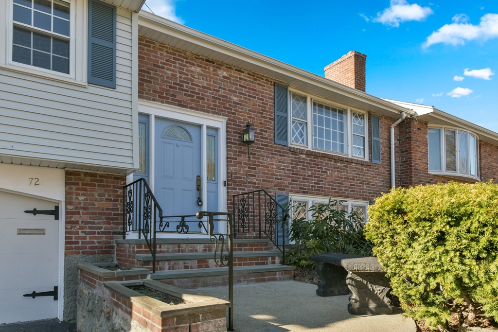 72 Stivaletta Drive Dedham, MA 02026 - Photo 4 of 38